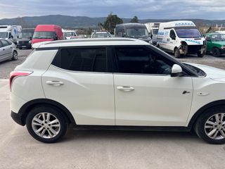 SsangYong Tivoli 2016-thumb-6