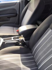 Ford Focus 2010-thumb-12