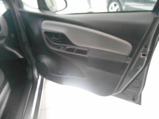 Toyota Yaris 2020 HYBRID AUTOMATIC-thumb-17