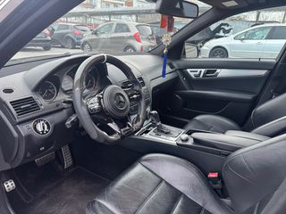 Mercedes-Benz C 63 AMG 2008-thumb-11