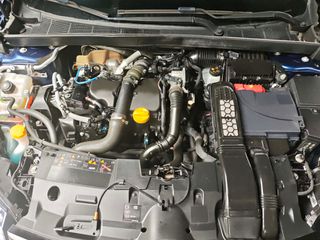 Renault Megane 2019-thumb-34