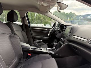 Renault Megane 2019-thumb-11
