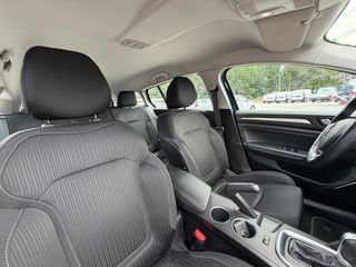 Renault Megane 2019-thumb-13