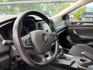 Renault Megane 2019-thumb-17