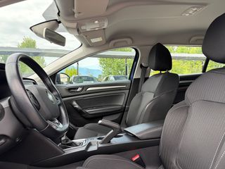 Renault Megane 2019-thumb-18