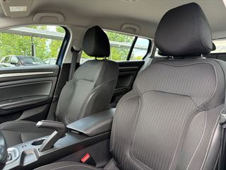 Renault Megane 2019-thumb-19