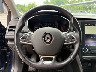 Renault Megane 2019-thumb-24