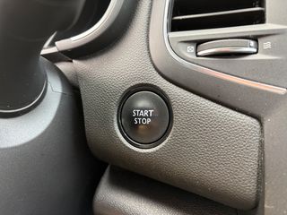 Renault Megane 2019-thumb-26