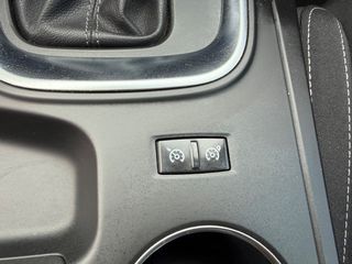 Renault Megane 2019-thumb-29