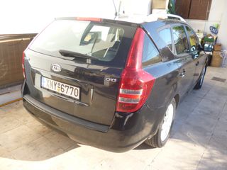 Kia Ceed / cee'd Sportswagon 2011 1.6 DIESEL-thumb-20