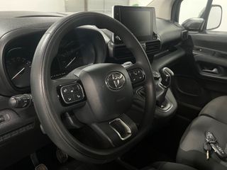 Κλούβα Toyota 2020 3θεσιο navi keylessgo camera-thumb-14