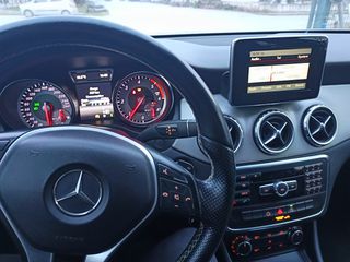 Mercedes-Benz GLA 180 2016-thumb-5