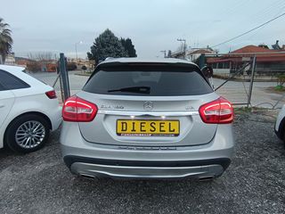 Mercedes-Benz GLA 180 2016-thumb-10
