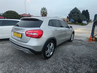 Mercedes-Benz GLA 180 2016-thumb-4