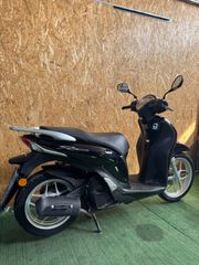 Honda SH Mode 125 2017-thumb-2