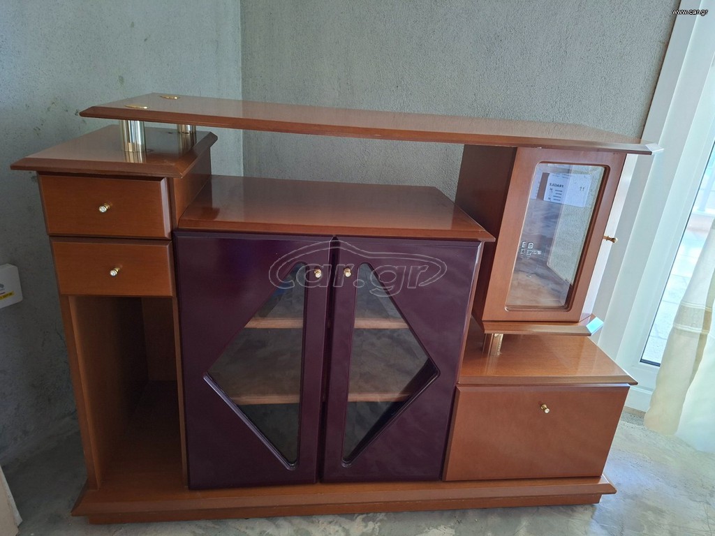 Πωλείται έπιπλο τηλεόρασης