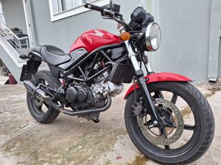 Honda VTR 250 2009-thumb-2