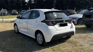 Toyota Yaris 2021 Hybrid-thumb-3