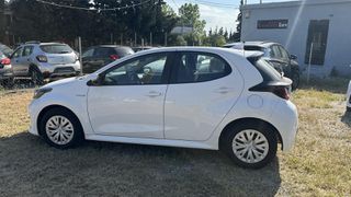 Toyota Yaris 2021 Hybrid-thumb-4
