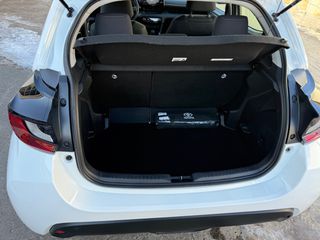 Toyota Yaris 2021 Hybrid-thumb-9