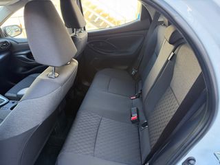 Toyota Yaris 2021 Hybrid-thumb-16