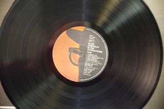 ELVIS COSTELLO & THE ATTRACTIONS - TRUST-thumb-7