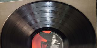 ELVIS COSTELLO & THE ATTRACTIONS - TRUST-thumb-10