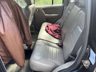 Jeep Cherokee 2005 3700-thumb-2