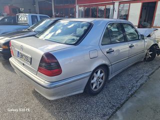 Mercedes-Benz C 180 2002-thumb-2