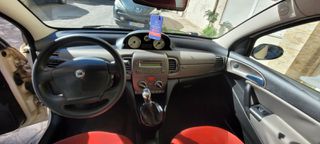Lancia Ypsilon 2007-thumb-4