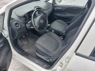 Fiat Punto 2017-thumb-10