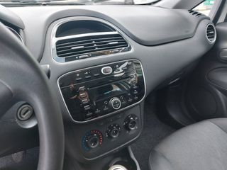 Fiat Punto 2017-thumb-11