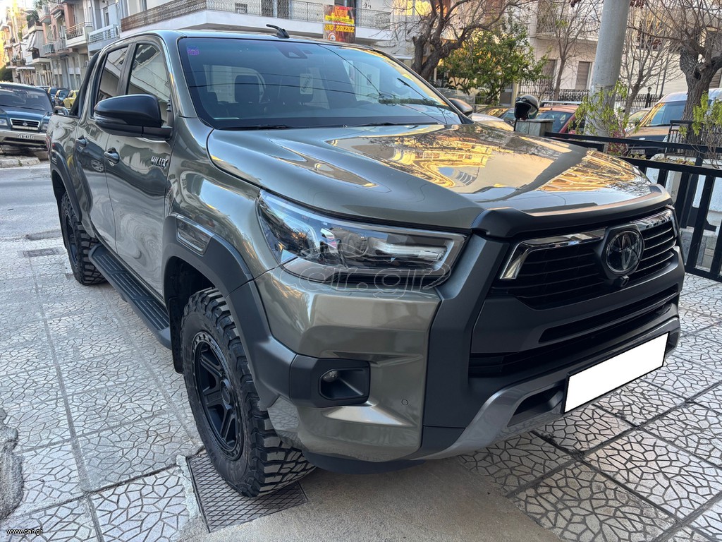 Toyota Hilux 2021 INVINCIBLE