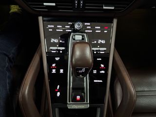 Porsche Cayenne 2020 COUPE-GTS-ZANTA 21''-MONITORS BACK SEATS-thumb-50