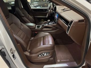 Porsche Cayenne 2020 COUPE-GTS-ZANTA 21''-MONITORS BACK SEATS-thumb-31