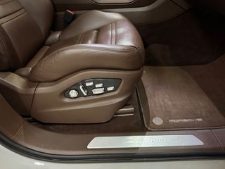 Porsche Cayenne 2020 COUPE-GTS-ZANTA 21''-MONITORS BACK SEATS-thumb-44