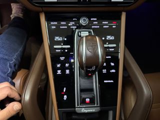Porsche Cayenne 2020 COUPE-GTS-PANORAMA-MONITORS BACK SEATS-ZANTA 22''-thumb-29