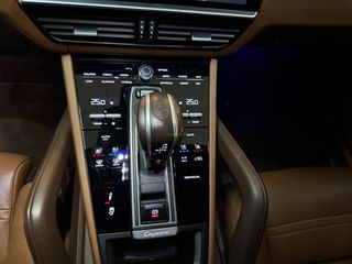 Porsche Cayenne 2020 COUPE-GTS-PANORAMA-MONITORS BACK SEATS-ZANTA 22''-thumb-56