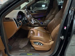 Porsche Cayenne 2020 COUPE-GTS-PANORAMA-MONITORS BACK SEATS-ZANTA 22''-thumb-25