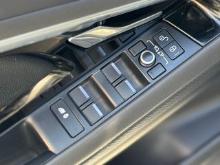 Land Rover Range Rover Evoque 2019 D180 S R-DYNAMIC-thumb-24