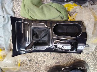 ΚΟΝΣΟΛΑ ΤΑΧΥΤΗΤΩΝ ΚΟΜΠΛΕ ΜΕ ΔΙΑΚΟΠΤΕΣ JOYSTICK ΚΛΠ MERCEDES C180 W205