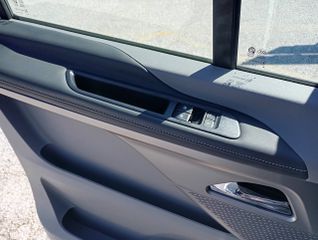 Maxus Deliver 7 2026 2.0D FWD MT L2H1 Double Sliding Door Base+-thumb-20