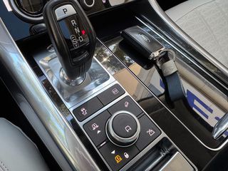 Land Rover Range Rover Sport 2022 P400e Plug-in Hybrid HSE Dynamic Stealth Panorama Full-thumb-40