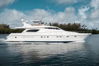 Ferretti 2000 72
