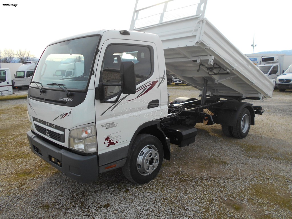 Ανατροπή Mitsubishi 2011 FUSO 7C15