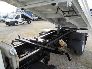 Ανατροπή Mitsubishi 2011 FUSO 7C15-thumb-13