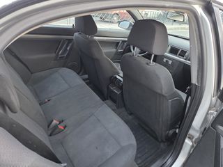 Opel Vectra 2006-thumb-9