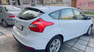 Ford Focus 2012 TREND-thumb-4
