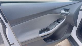 Ford Focus 2012 TREND-thumb-36