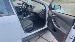 Ford Focus 2012 TREND-thumb-47